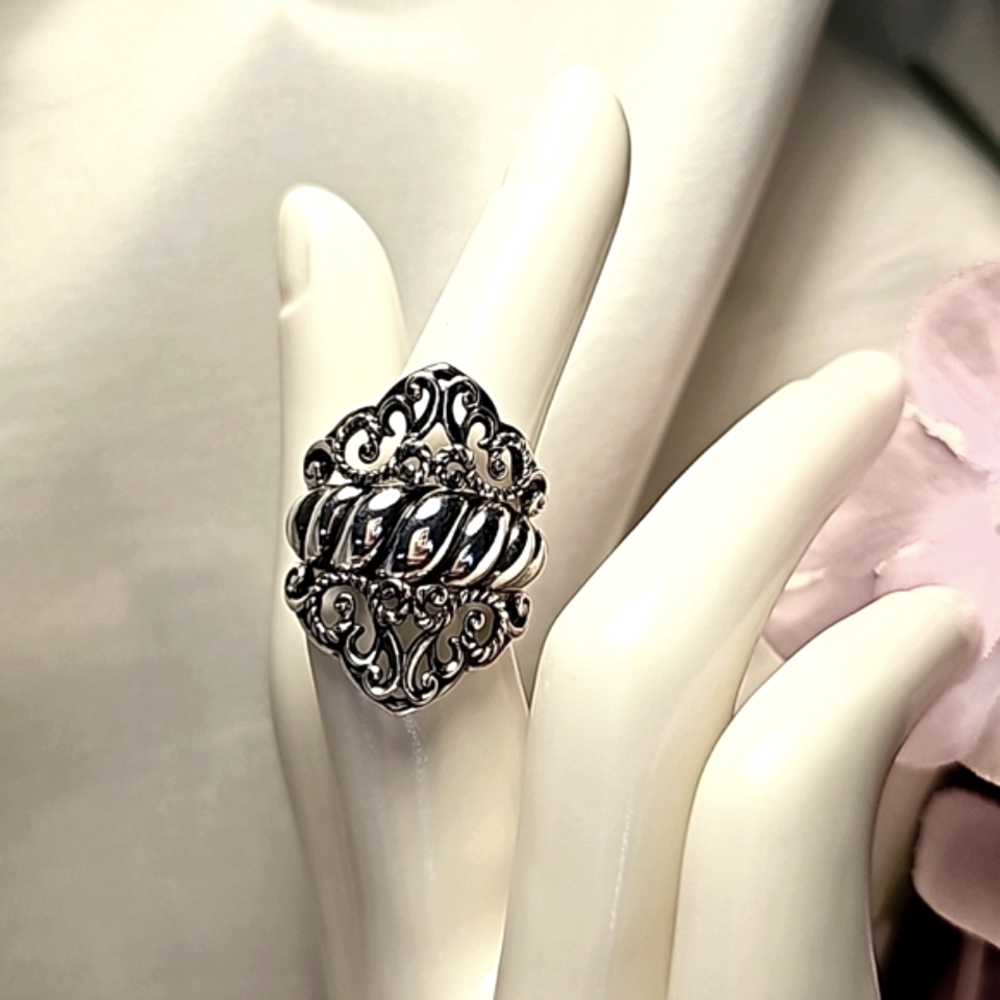 Carolyn  Pollack  Sterling Silver Ring  Set.  Size 7  ( 2 piece ring)